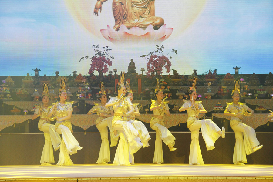 《祝福》名副其實，是李老師和眾位舞蹈員給眾人送上的祝福（圖：香港佛教聯合會）。