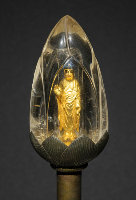 水晶蓮花蕾內藏的鎌倉佛像，現於醍醐寺內展示。