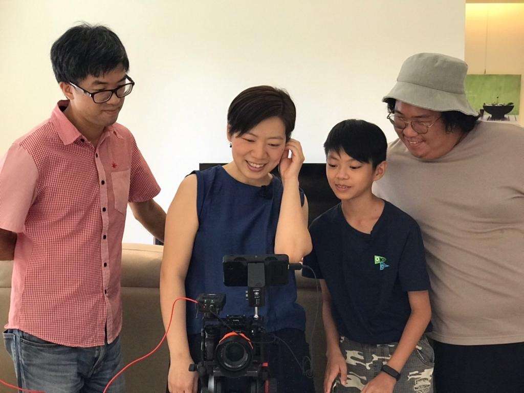 左起：徐玄修導演、Jenny老師、Eason小朋友和吉他手Anson哥哥（圖片由Jenny提供）