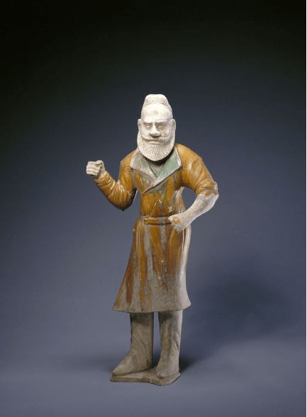 現收藏於北京故宮博物館的唐代三彩胡人俑